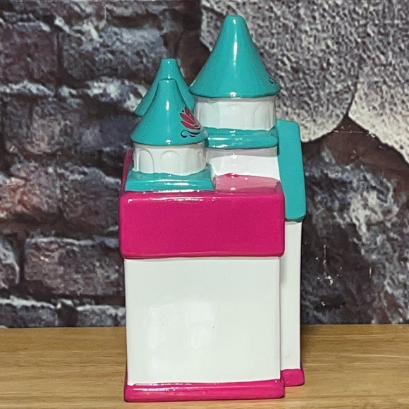 Disney Frozen Anna & Elsa Ceramic Castle Coin Piggy Bank w/Plug - Picture 4 of 8